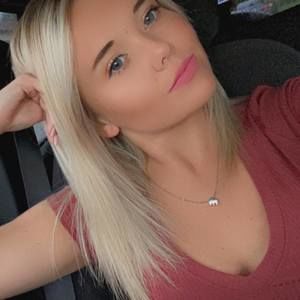 Meet your Posher, Demi